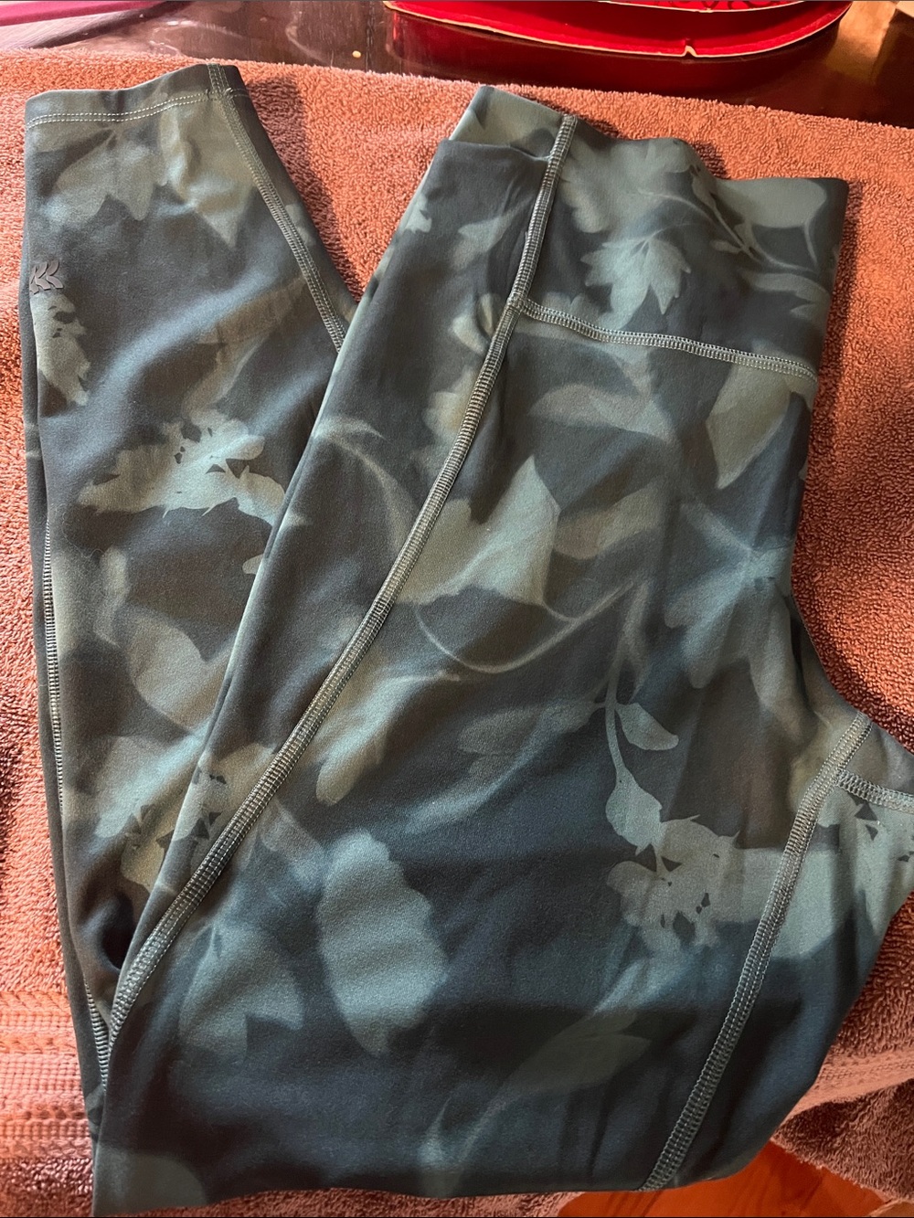 all in motion  Aqua Blue Floral Leggings with small pockets